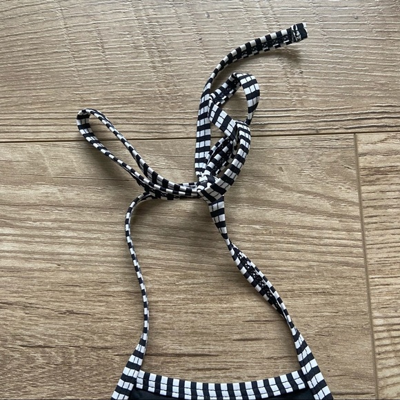 Sea Level Halter Two Piece Swimsuit size 8 - Picture 13 of 15